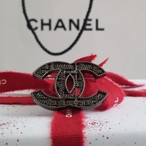 CHANEL BROOCH